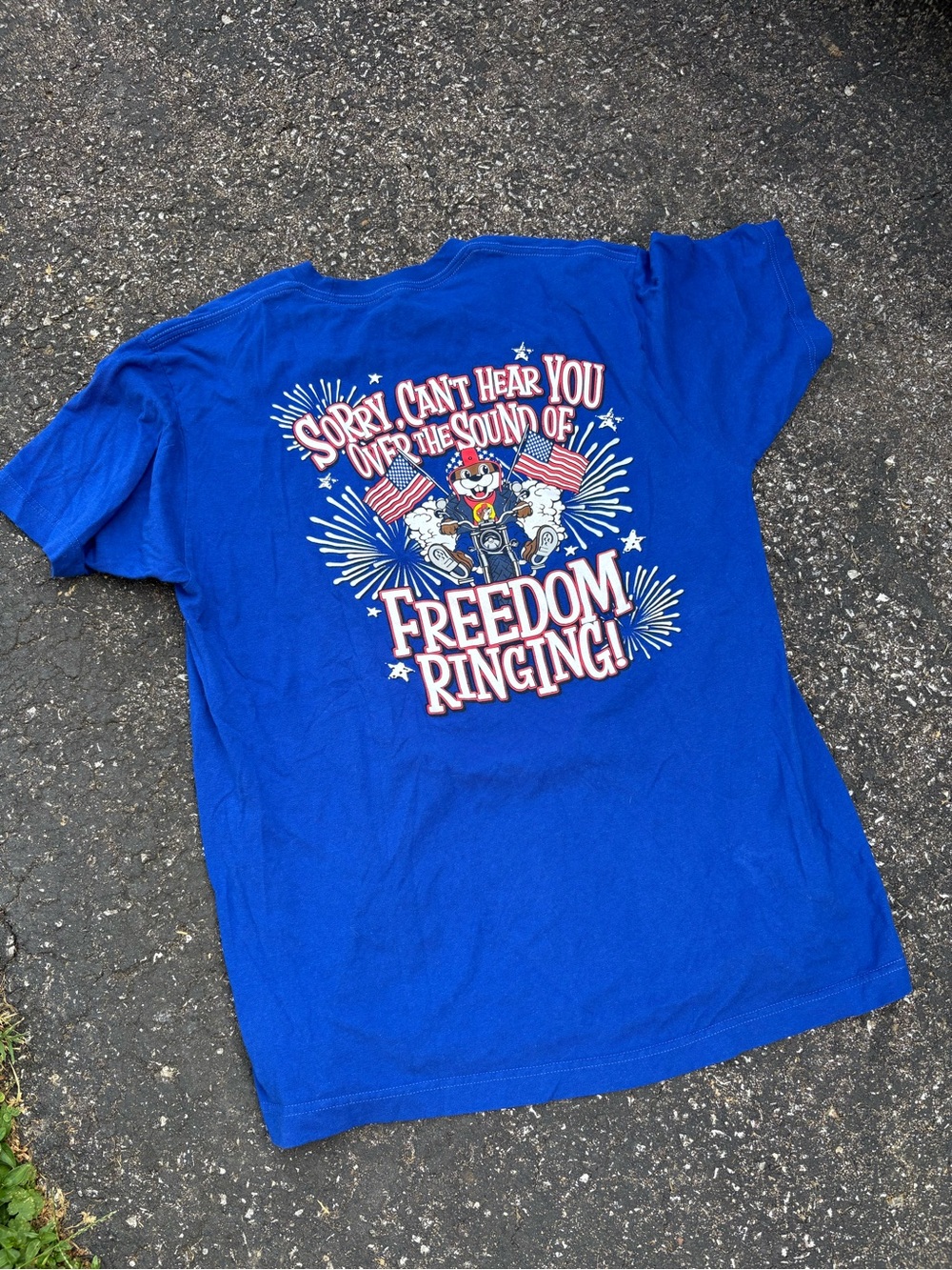 Buc-ee’s 4th of July "Freedom Ringing" Patriotic Blue Graphic Tee.